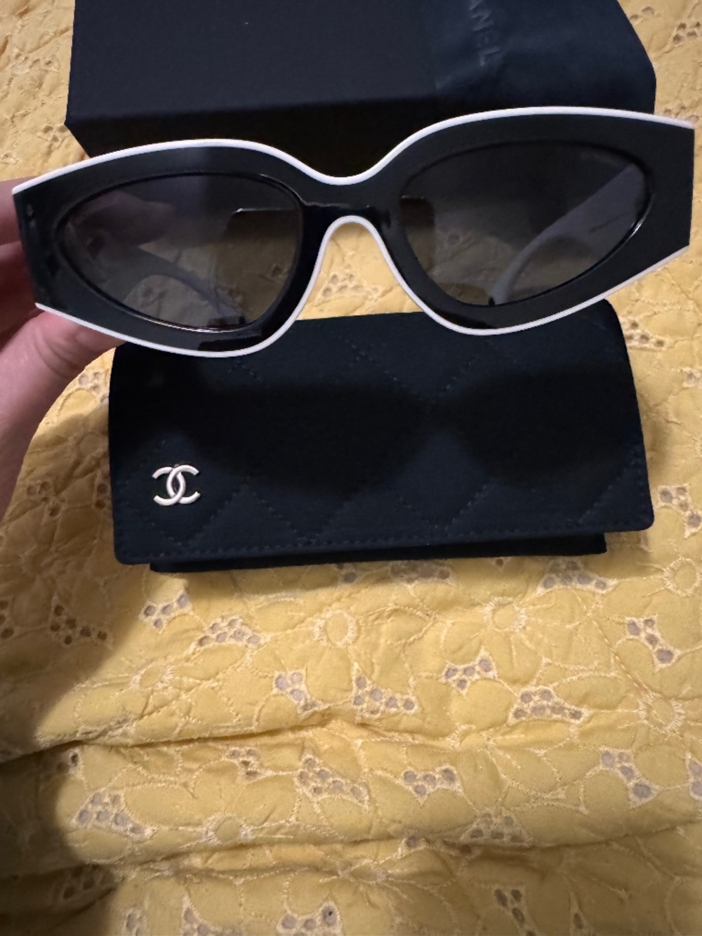 Chanel Cat eye Sunglasses Black & white